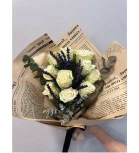 Gazete Bukette 11 Beyaz Gül