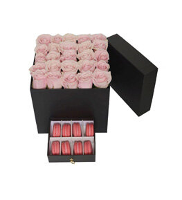 Kare Kutuda Pembe Güller Makaronlar