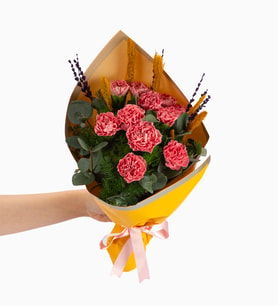 Leopar Krem Bukette Pembe Karanfiller ve Cipsolar
