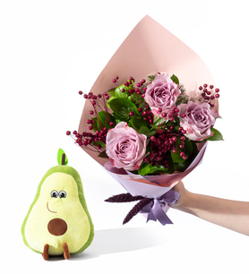 Lila Pembe Bukette 3 Lila Gül ve Avokado Yastık