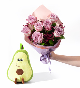 Lila Pembe Bukette 7 Lila Gül ve Avokado Yastık