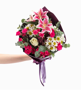 Mor Bukette Pembe Lilyum, Beyaz Gül ve Papatyalar
