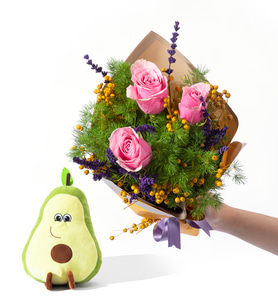 Sarı Bukette 3 Pembe Gül ve Avokado Yastık