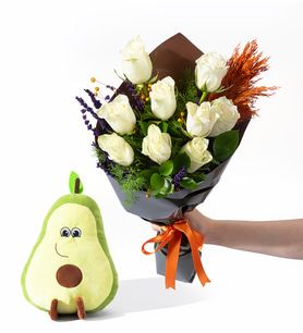 Yeşil Kahve Bukette 9 Beyaz Gül ve Avokado Yastık